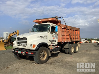 2006 Mack CV713 6x4 Autocarro ribaltabile 2 assi