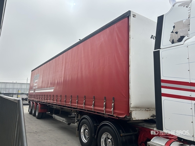 1995 Freighter Curtain Side Trailer