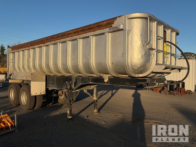 2005 Fruehauf 7.4 m T/A Turntable Remolque banera