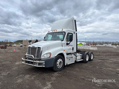 2012 Freightliner Cascadia 125 6x4 T/A Day Cab Truck Tractor