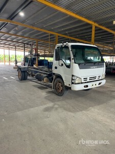 2006 Isuzu NQR Series 4x2 Cab Chassis