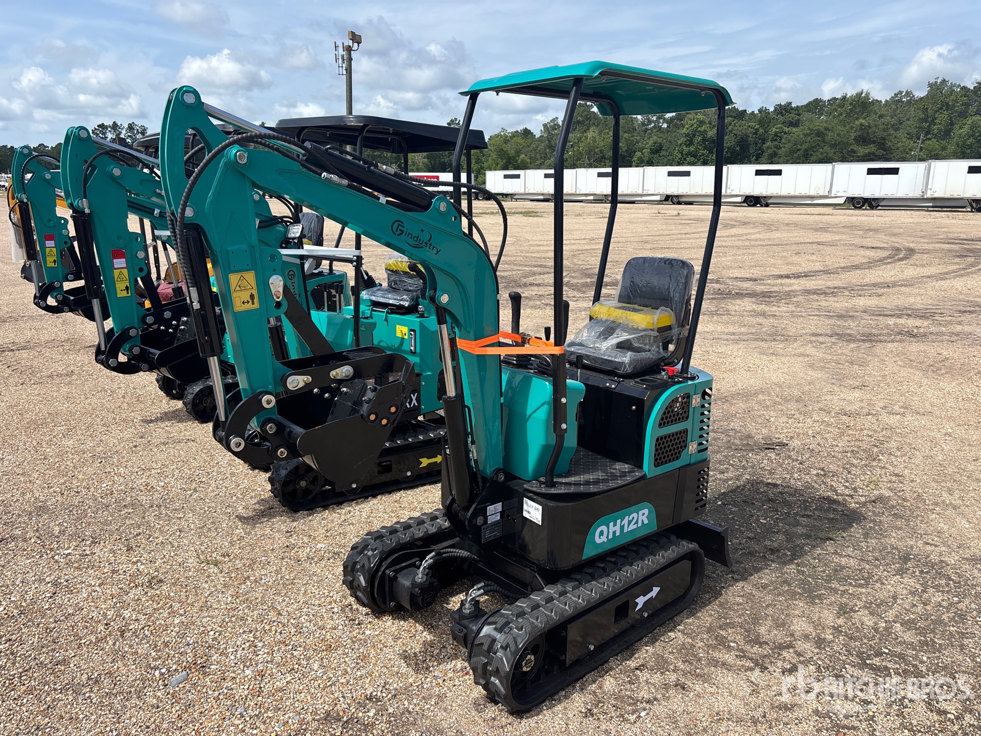 2026 CFG QH12R Mini Excavator (Unused)