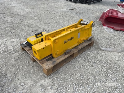 BLK BLK680 Hydraulic Breaker