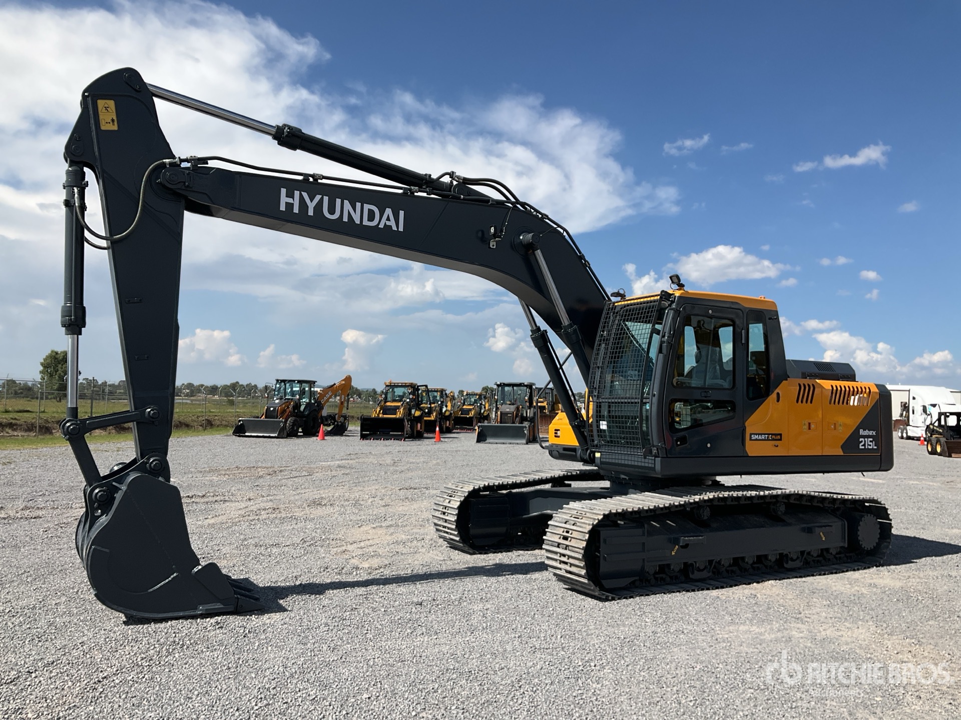 2026 Hyundai R215L Excavadora Hidraulica (Sin Usar) / Tracked Excavator (Unused)