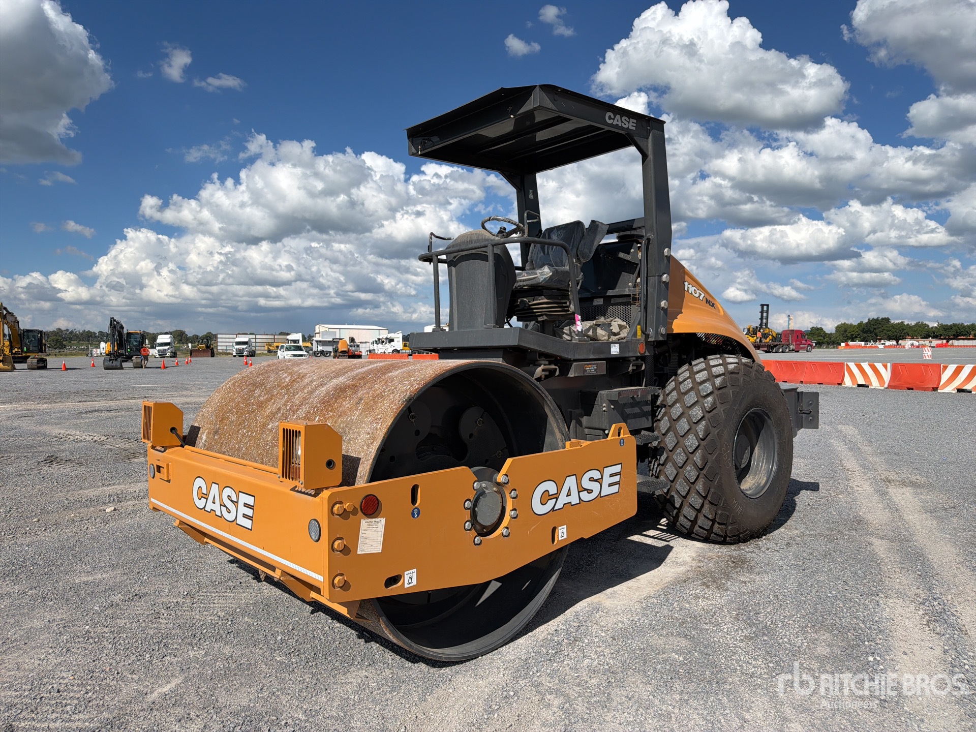 2025 Case 1107NX Rodillo (Sin Usar) / Smooth Drum Compactor (Unused)
