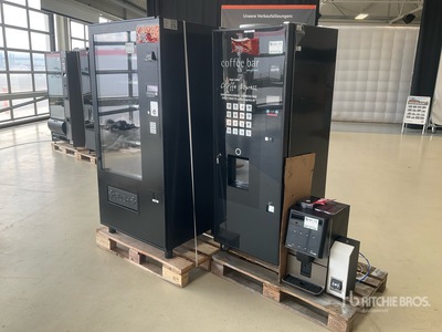 Quantity of (2) Coffee Machine & 1 Vending Machine Articoli da ferramenta e di consumo