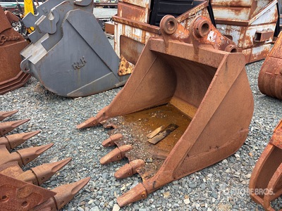 51 in Digging Excavator Bucket