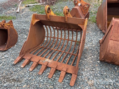 SEC 60 in Skeleton Excavator Bucket