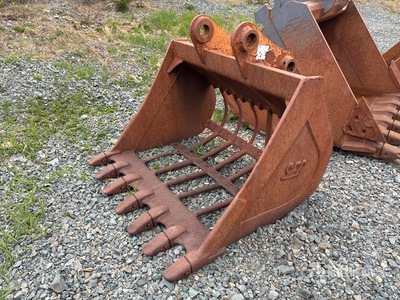 SEC 60 in Skeleton Excavator Bucket