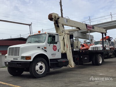 National 500E2 Straight Boom on 2001 International 4900 4x2 ブームトレーラー