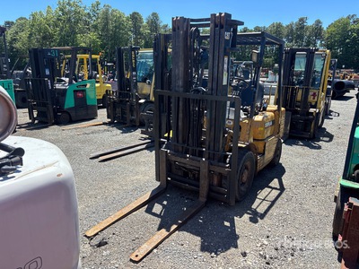 1998 Cat GP25 Pneumatic Tire Forklift
