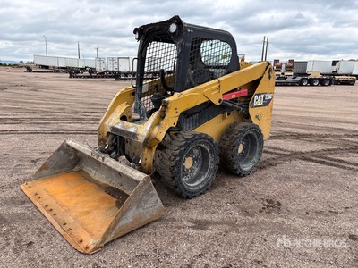 2016 Cat 236D شاحنة جرافة