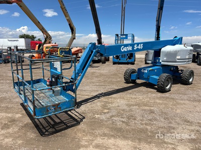 2015 Genie S-45 4WD Diesel رافعة تليسكوبية بذراع تطويل