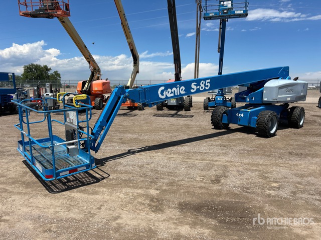 2015 Genie S-85 4WD Diesel Telescopic Boom Lift