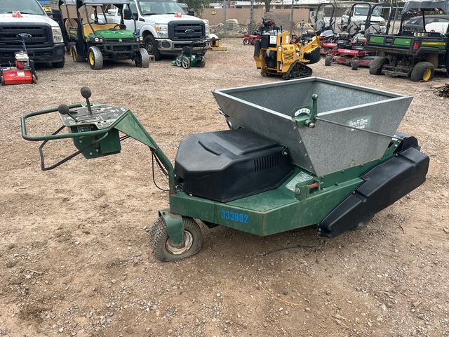 1996 Turfco Topdresser