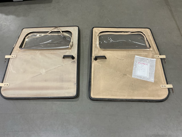 (2) HMMWV Humvee Doors (2) HMMWV Humvee Doors