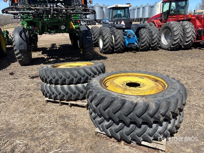 Quantity of (4) 380/90R46 Sprayer إطارات المعدات