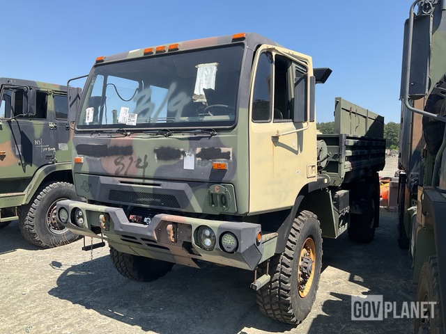 2004 Stewart & Stevenson M1078A1 LMTV 4x4 Cargo Truck