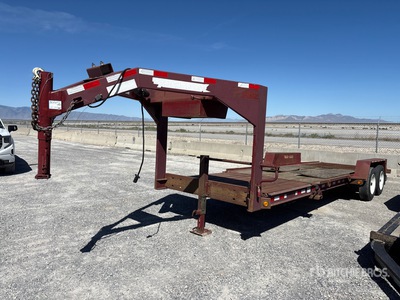 2013 Towmaster TG16DT 21730 lb 33 ft T/A Equipment Trailer