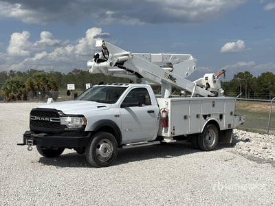 Altec AT48M on 2020 Ram 5500 4x4 Camión con Canastilla