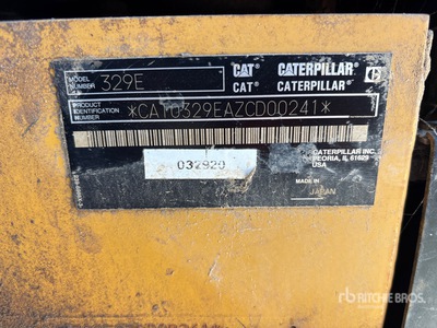 2013 Cat 329E L 油圧ショベル
