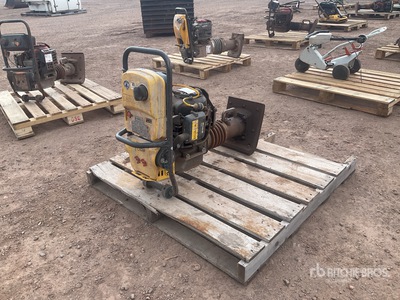 2010 Bomag BT 60/4  آلة  لتسوية السطح غير المستوي