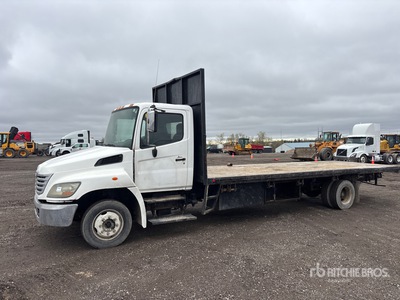 2009 Hino 258 4x2 Flatbed Truck