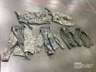 (16) Cold Weather Parkas, (4) Extreme Cold Weather Parka Liners & Assorted Items