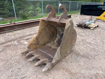 H & H 39 in Digging Excavator Bucket