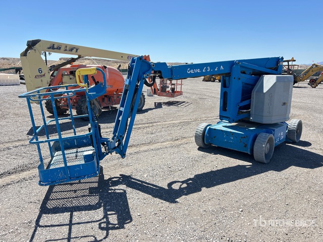 2013 Genie Z-34/22N 2WD Electric Articulating Boom Lift