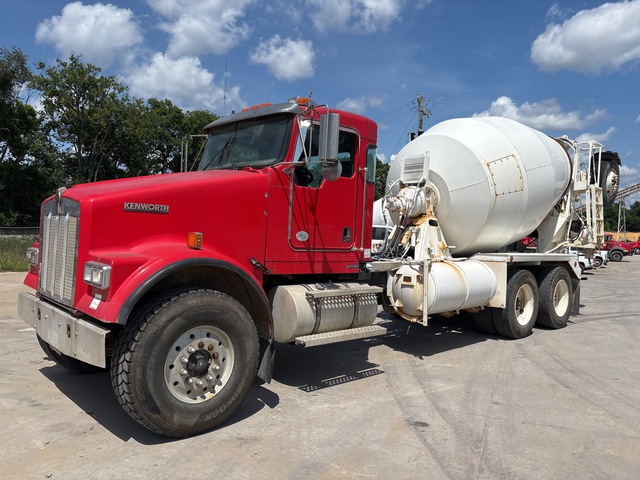 2016 Kenworth W900S 8x4 Mixer Truck