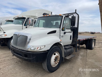 2003 International 4x2 Flatbed Truck