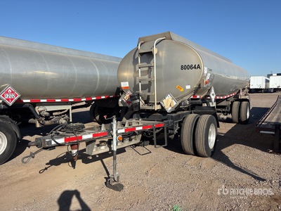 2001 Paramount T/A Spread Axle Tanker Trailer