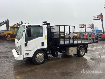 2011 Isuzu NRR 4x2 Camión con gancho