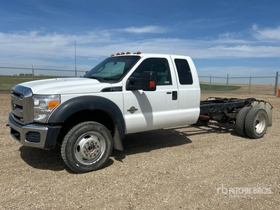 2014 Ford F-550 XLT 4x4 Extended Cab Cabina y chasis