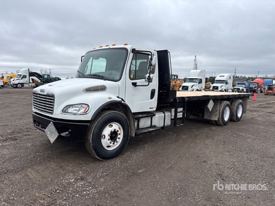 2007 Freightliner M2 106 6x4 شاحنة مسطحة