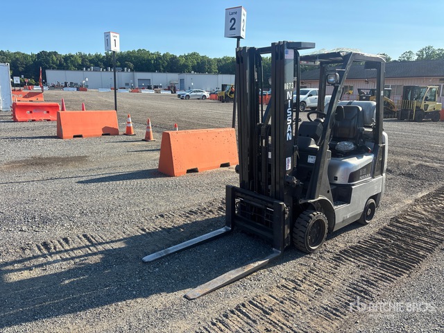 2009 Nissan MCP1F1A18LV 3000 lb Cushion Tire Forklift