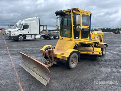 2016 Superior Broom DT80J Self-Propelled Broom