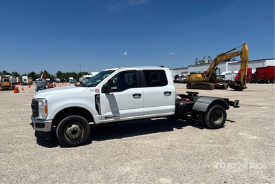 2023 Ford F-350 XL 4x4 Crew Cab Cab and Chassis
