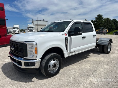 2023 Ford F-350 XL 4x4 Crew Cab Cab and Chassis