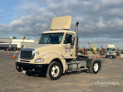 2004 Freightliner Columbia 120 S/A Day Cab Truck Tractor