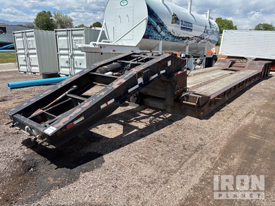 2002 Eager Beaver Tri/A Removable Gooseneck Lowboy Trailer