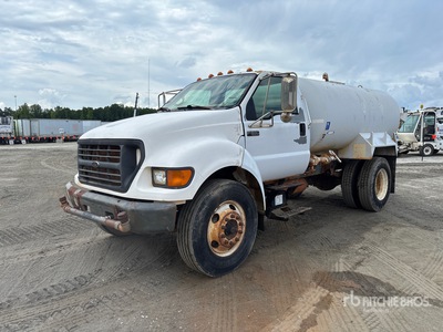 2003 Ford F-650 4x2 Water Truck