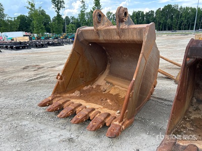 Esco 72 in Digging Excavator Bucket - Fits Komatsu PC650