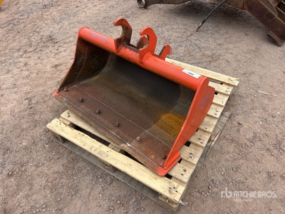 40 in Cleanup Excavator Bucket - Fits Kubota KX040-4