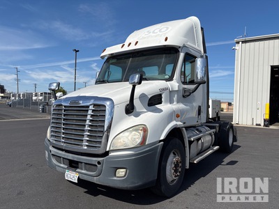2012 Freightliner Cascadia 113 4x2 S/A Day Cab Truck Tractor