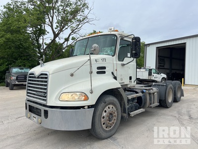 2011 Mack CXU613 6x4 Tracteur Routier