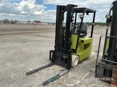 2016 Clark TMX15 Forklift
