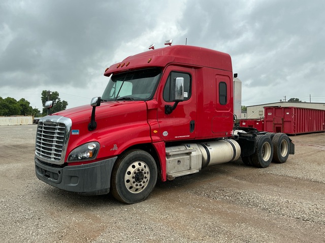2018 Freightliner Cascadia 125 6x4 T/A Sleeper Truck Tractor