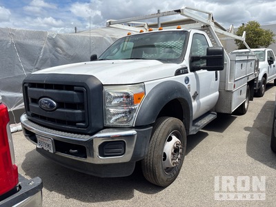 2016 Ford F-550 XL 4x2 Flatbed Truck